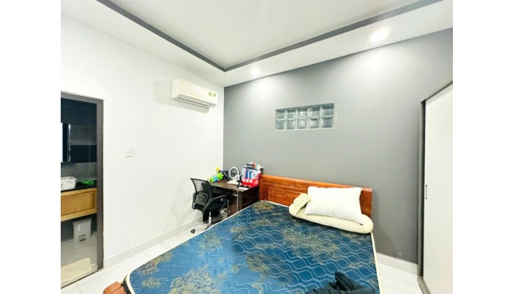 Bán Nhà 4 Tầng Mặt Tiền 235m2 QL13  Hiệp Bình Phước Thủ Đức cho thuê ~100tr.th chỉ hơn 20 tỷ Hiếm Có